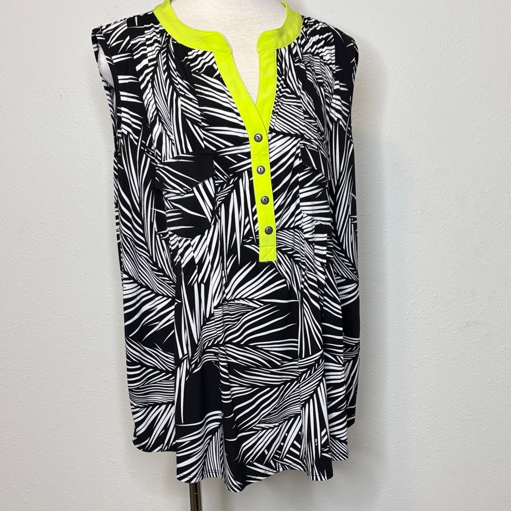 Avenue size 22/24 Black and White Leaf Print Blouse with Neon Accents